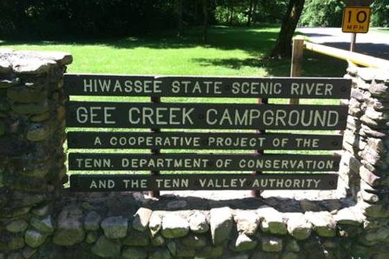 Gee Creek Campground, part of the Hiwassee/Ocoee Scenic River State Park, offers 47 campsites along the Hiwassee River.